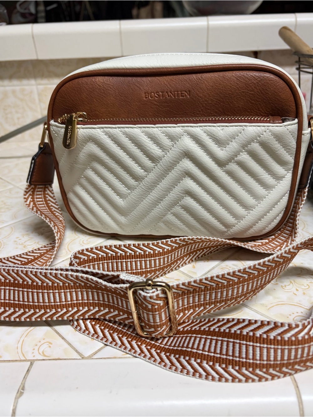 BOSTANIEN Two-Tone Cream & Brown Quilted Crossbody Bag